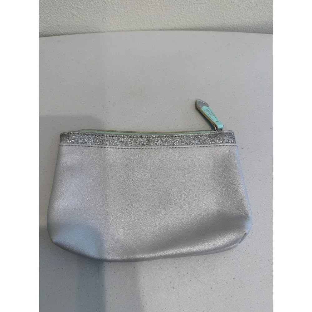 Ipsy Metallic Silver Makeup Bag Glitter Trim Mint Green Interior Cosmetic Pouch